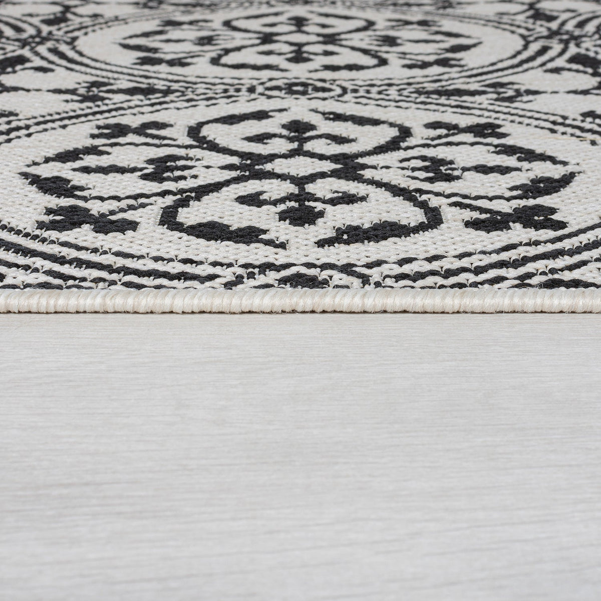 Outdoor Rug - Varano Casablanca Black/White